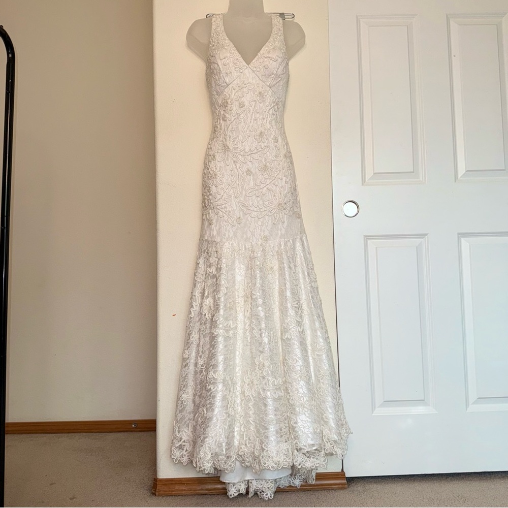 Stunning Beaded Sue Wong Nocturne Lace Wedding Dress - Size 4 - Picture 11 of 15
